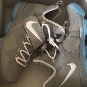 LeBron 14 “Mag” Size 11